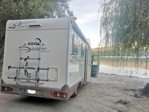 Viaggio del Camper Mansardato