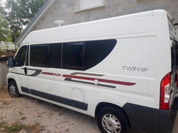 Buscamper Adria 4 Twin Te huur in Bonnay