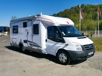 Camping-car Profilé Bürstner T 660 en location à Angaïs