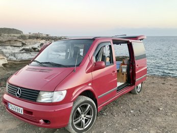 Fourgon aménagé Mercedes Vito en location à Granadilla
