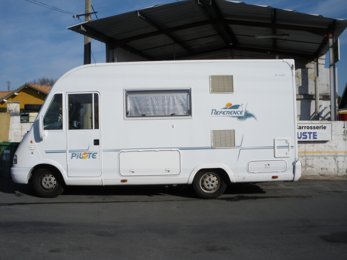 Autocaravana Integral Pilote G622 em aluguer em Merignac