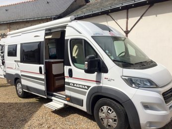 Buscamper Adria Twin 640 Slx Te huur in Pérignat-Lès-Sarliève