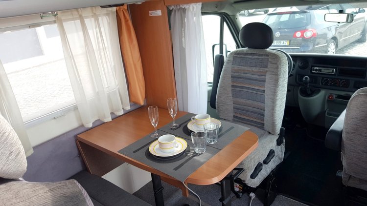 Vermietung von Alkoven Wohnmobil