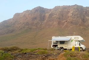 Coachbuilt motorhome rental - Hector