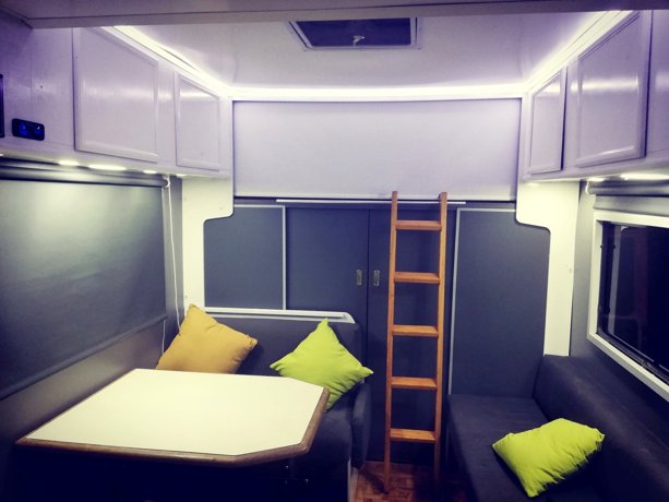 Viaggio del Camper Mansardato