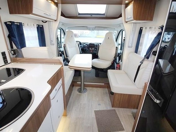 Alquiler de la Autocaravana Perfilada