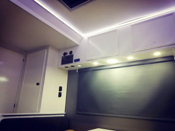 Viaggio del Camper Mansardato