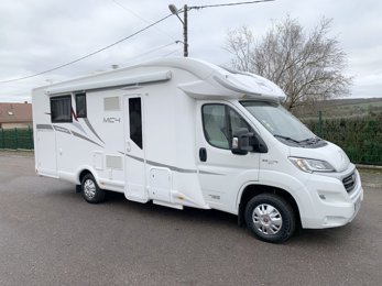 Camping-car Profilé Mclouis 79 G Diamond en location à Macheren