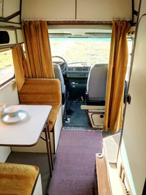 Aluguer de Furgão Mercedes Benz 207/D James Cook