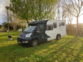 Camping-car Profilé Joint Luxe en location à Caldas Da Rainha