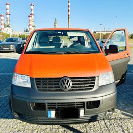 Van Volkswagen Transporter T5 en location à Porto