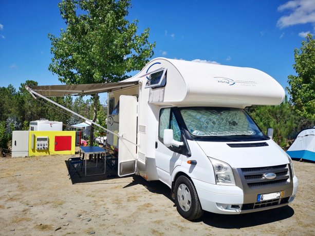 Viaggio del Camper Mansardato