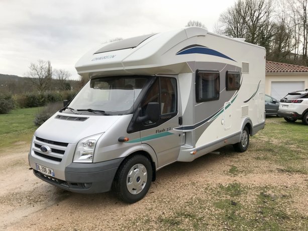 Rental Low Profile Rv Lissac Et Mouret Chausson Genesis 52