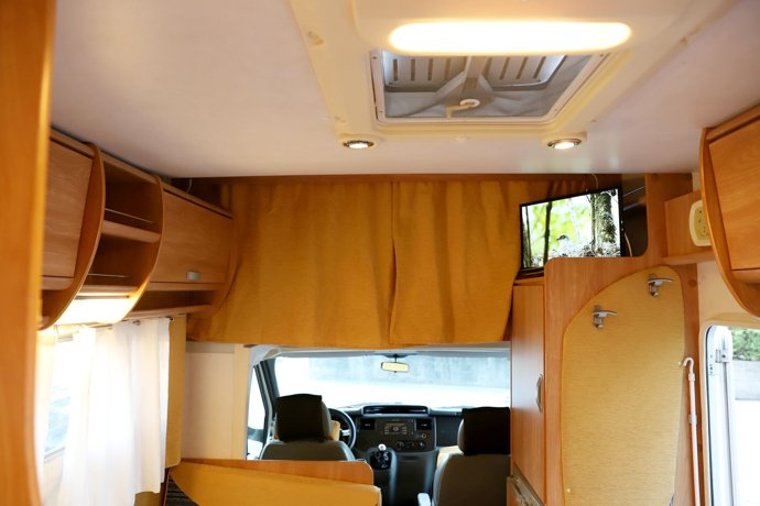 Aluguer de Autocaravana capucino