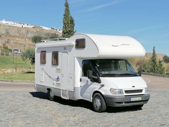 Autocaravana Capuchina Rimor Transit 2,0 l 115 ch En alquiler en Portimão