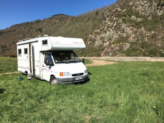 Location Camping-car Capucine - Lyon - Ford Challenger 1998 | Yescapa