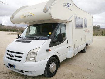 Autocaravana capucino Ford Xgo em aluguer em Roma