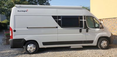 Furgonato Fiat sunligt 601 condiviso a Saint-Planchers