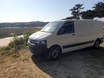 Van Volkswagen T 5 long 2L 114ch Te huur in Saint-Malo