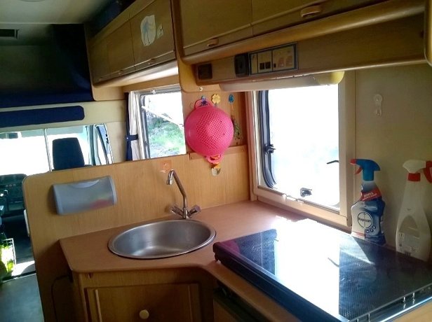 Viaggio del Camper Mansardato