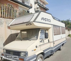 Camping-car Capucine Arca  en location à Aci Catena