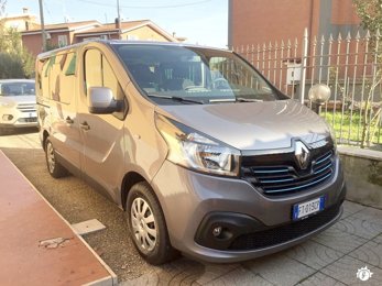 Van Renault TRAFIC 9 POSTI condiviso a Borgo Lotti