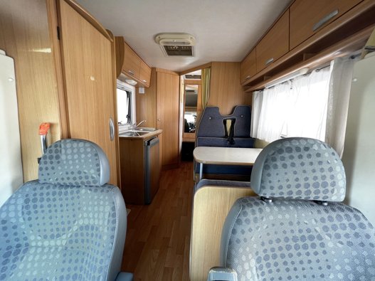 Aluguer de Autocaravana capucino Rimor Katamarano