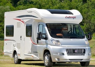 Camping-car Profilé Challenger Génesis Panorama 6.7Mt en location à Santa Maria De Avioso