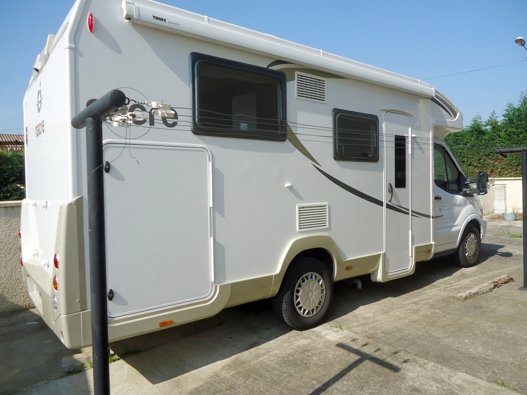 Aluguer de Autocaravana Perfilada Ford Transit Ci Nacre Xt64