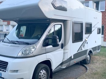 Camper Mansardato Hobby 2,3 l 130 ch condiviso a Bapaume