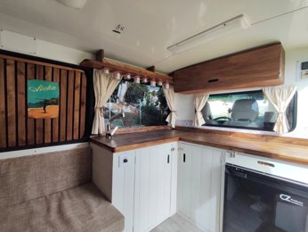 Campervan Volkswagen Volkswagen LT 35 em aluguer em Sanxenxo