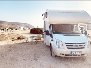 Camping-car Capucine Capucine Transit 2,0 l 170 ch en location à Alcabideche
