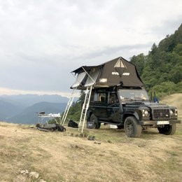 Autre Defender 110  en location à Serris