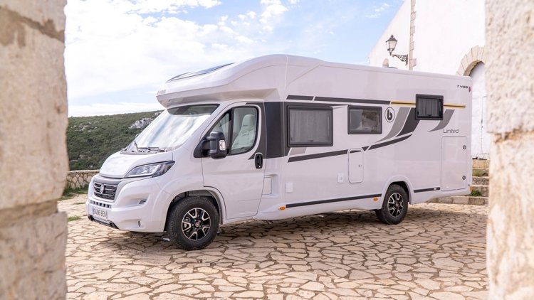 Aluguer de Autocaravana Perfilada