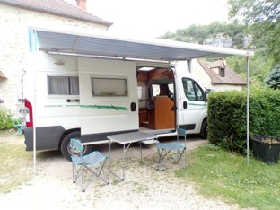 Location Fourgon aménagé  Chassey-le-Camp - Fiat Ducato - 12385 - Yescapa