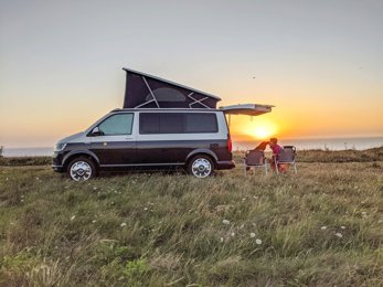 Van Volkswagen T6 California Ocean en location à Guines