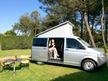 Van volkswagen T5 Te huur in La Chapelle-Sur-Erdre