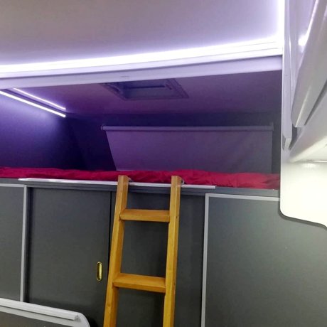 Viaggio del Camper Mansardato