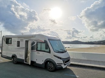 Autocaravana Integral Roller Team Zefiro 265 em aluguer em Cobeña