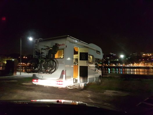 Aluguer de Autocaravana capucino Fiat 244