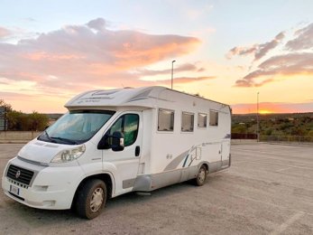 Autocaravana Perfilada Rimor 69P Plus em aluguer em Cerveteri