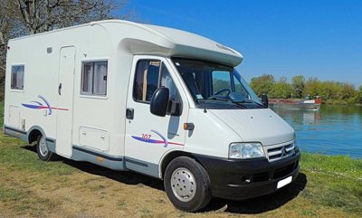 Teilintegriertes Wohnmobil Challenger 107 zu vermieten in Saint-Marcel