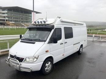 Fourgon aménagé Sprinter Sprinter en location à Leicester