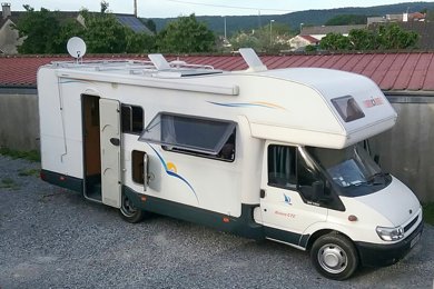 Autocaravana Capuchina Trigano Riviera GTE CI En alquiler en Bénéjacq