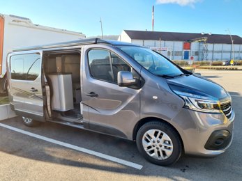 Furgoneta camper Font Vendôme Trafic 2,5 l 150 ch En alquiler en Novillars