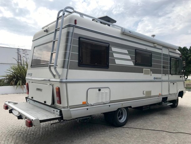 Vermietung von Vollintegriertes Wohnmobil
