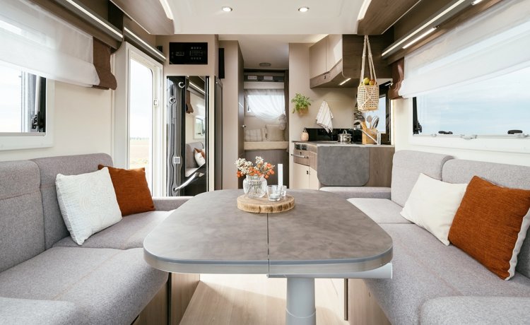 vermietung teilintegriertes wohnmobil giesenkirchen challenger 380 2020 yescapa