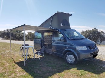 Van Volkswagen T5 2,5 l 130 ch en location à Saint-Maime