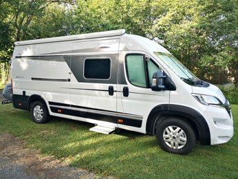 Fourgon aménagé Elios Jumper 2,2 l 140 ch en location à Montaut