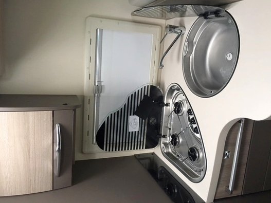 Aluguer de Autocaravana Perfilada Challlenger 388Eb
